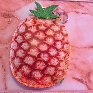Pineapple bag mystery